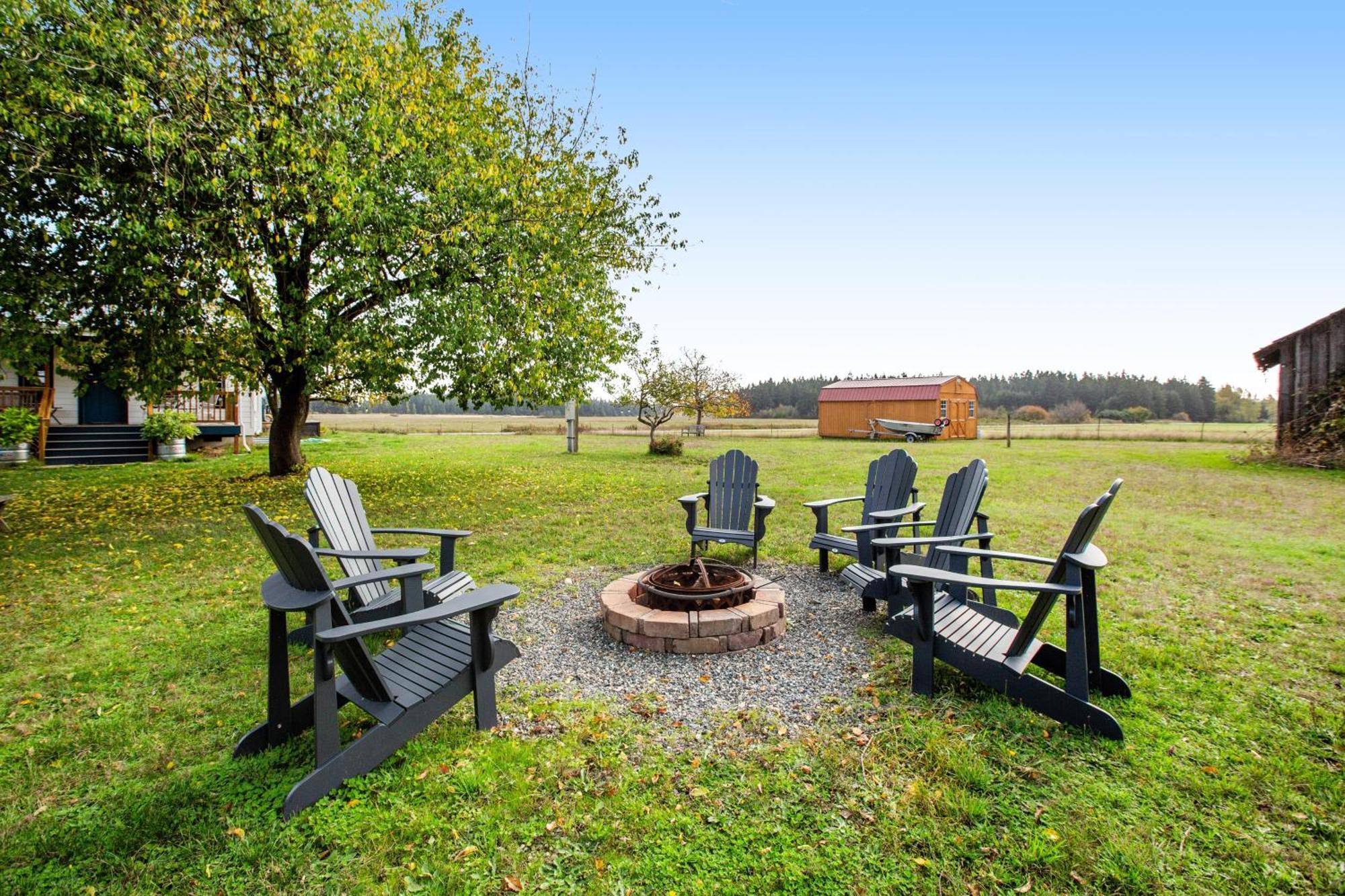 Historic Officer'S Farmhouse At Olf Coupeville Exterior foto